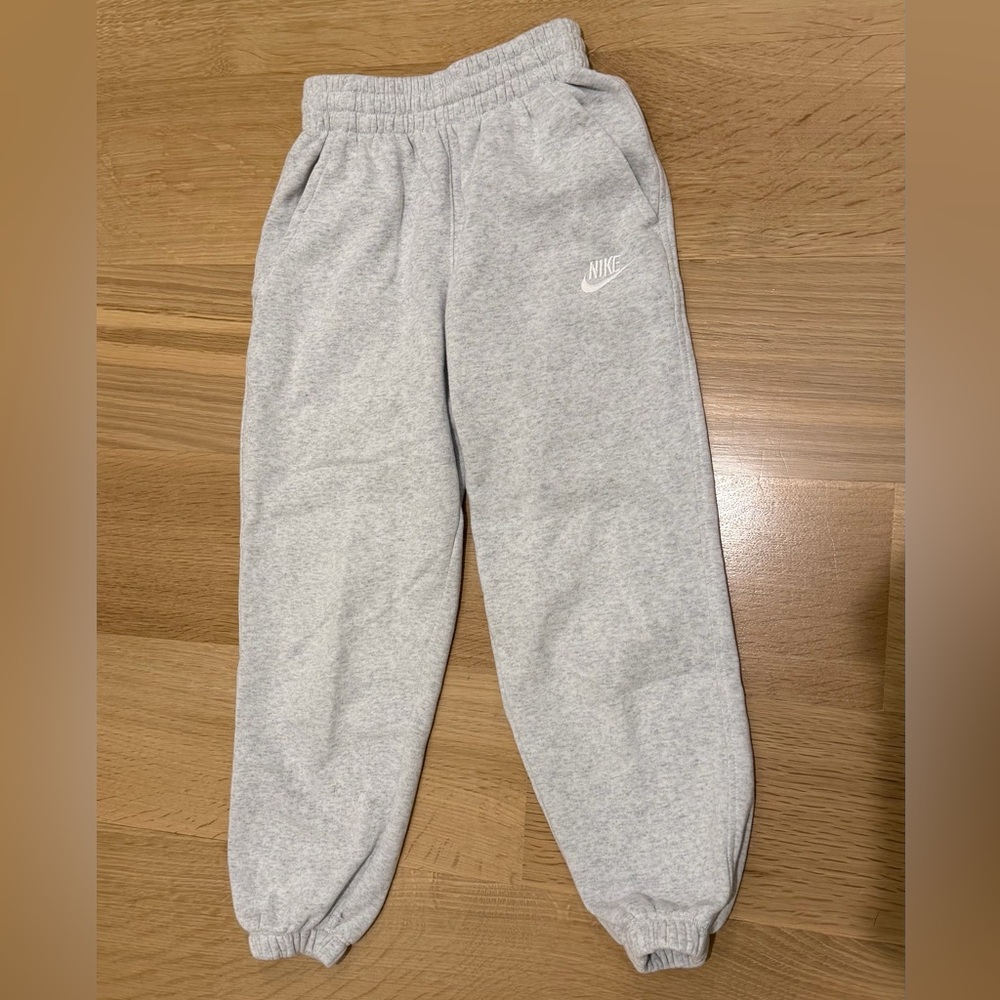 Nike Sportswear Club Fleece (Big Kid) Loose Pants Size Small